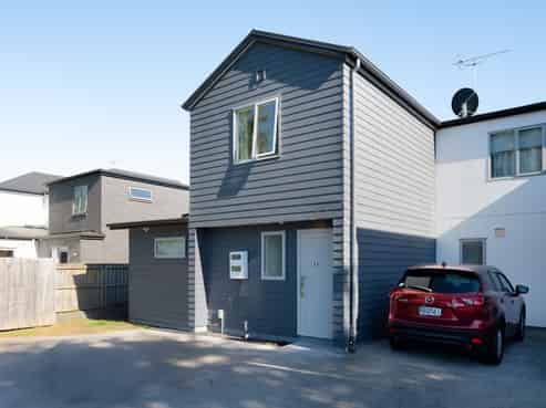 33 Sandleigh Road, Hamilton Lake