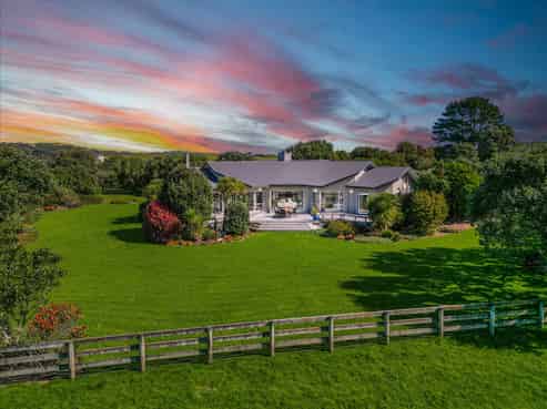 296 Oaia Road, Muriwai
