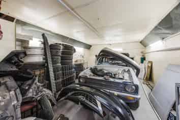 Warehouse & Office in Prime Location!