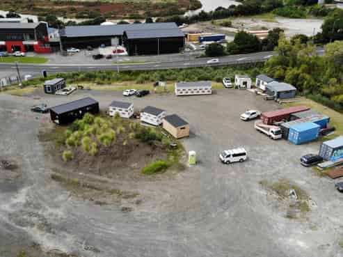 For Lease Helensville - Choice of yard space.