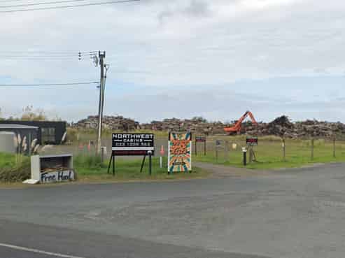 For Lease Helensville - Choice of yard space.