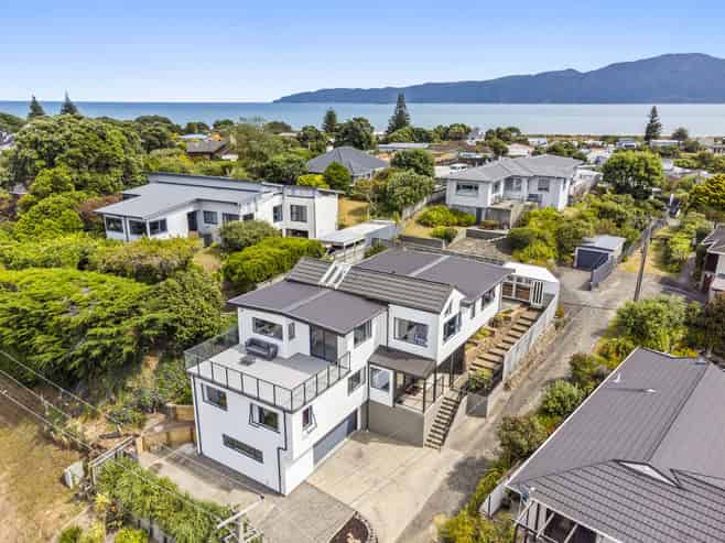 55A Golf Road, Paraparaumu Beach