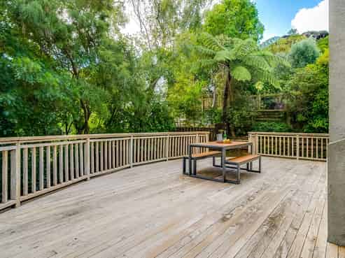 5 Thatcher Crescent, Crofton Downs