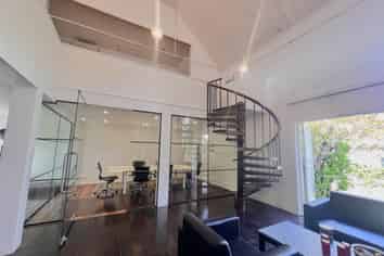 IMPRESSIVE AND SPACIOUS OFFICE WITH CHARACTER
