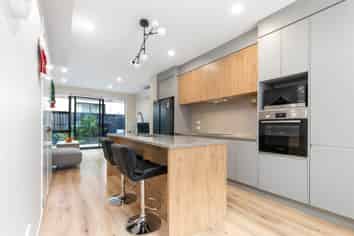 19 Peihana Road, Hobsonville