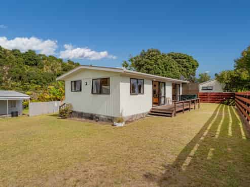 3 Rees Avenue, Cooks Beach