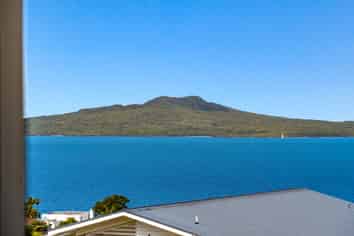 11 Katui Street, Castor Bay