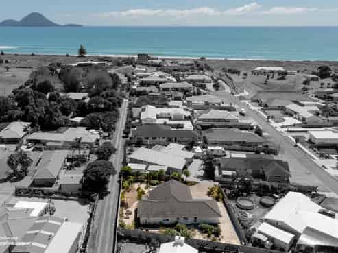 9 Dawn Parade, Coastlands