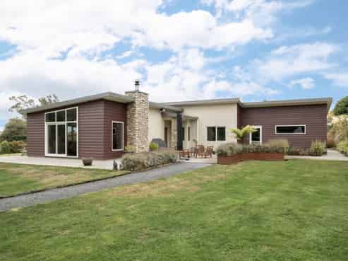 37 Settlement Hill Road, Owaka