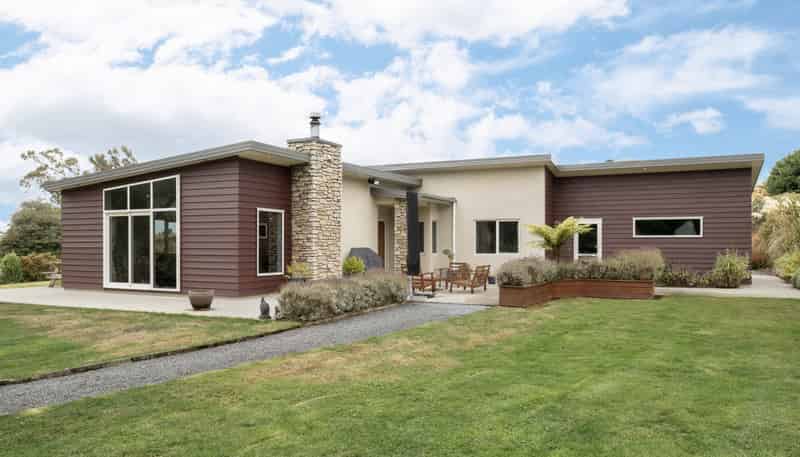 37 Settlement Hill Road, Owaka