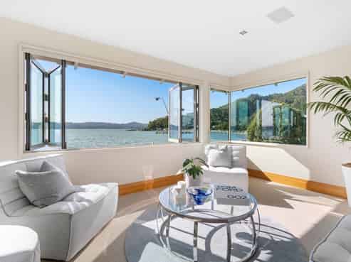 621 Marine Drive, Days Bay