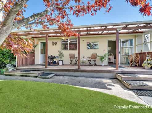 28 Westview Drive, Weston