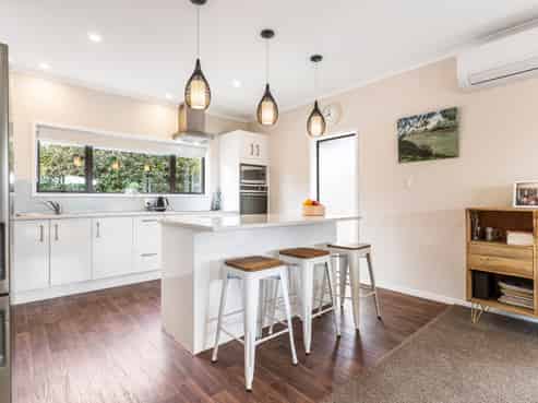 38 Lakeside Drive, Pahurehure