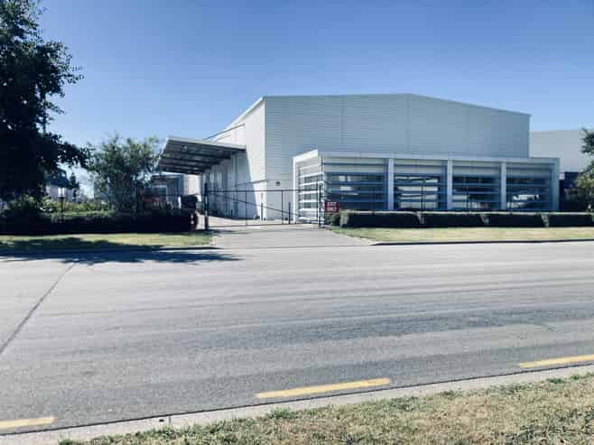Warehouse, office and secure yard close to Airport
