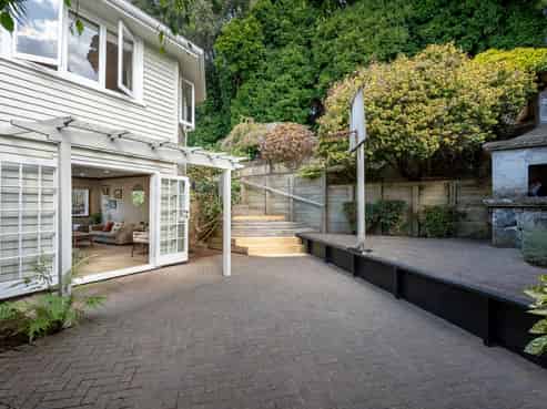 5 Budock Road, Hillsborough