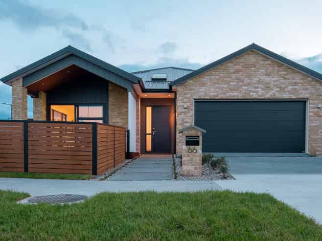 66 Tipu Crescent, Milldale