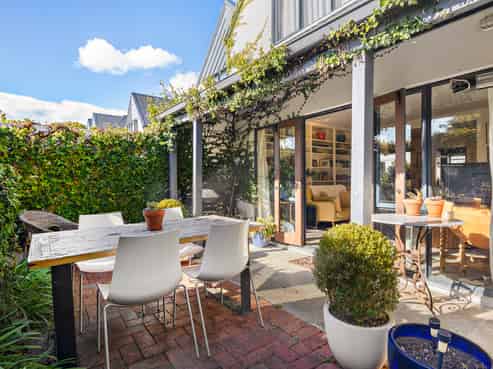 8/14 Harriett Street, Thorndon