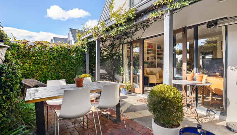 8/14 Harriett Street, Thorndon