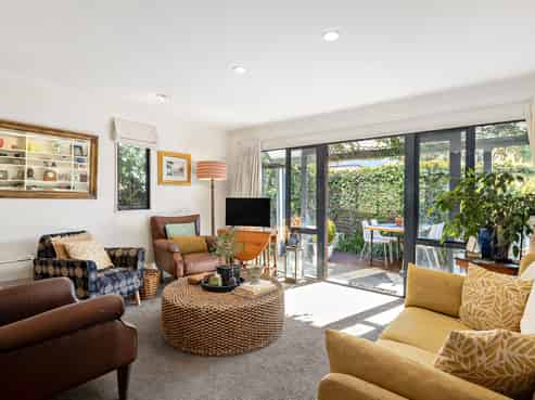 8/14 Harriett Street, Thorndon