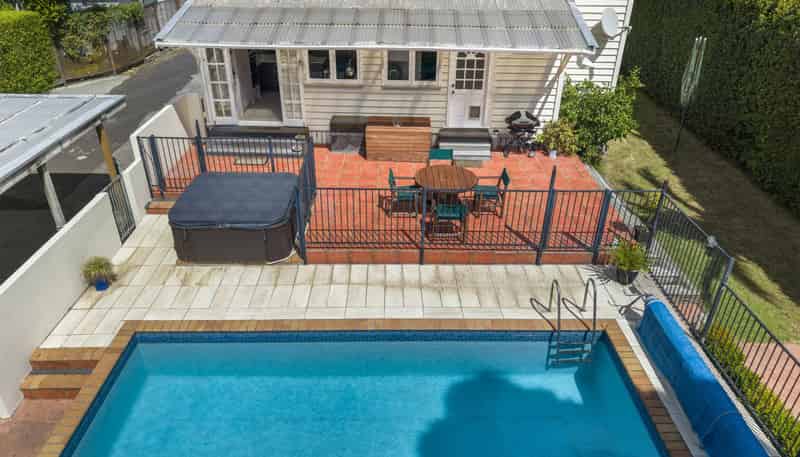 4/9 Lillington Road, Remuera