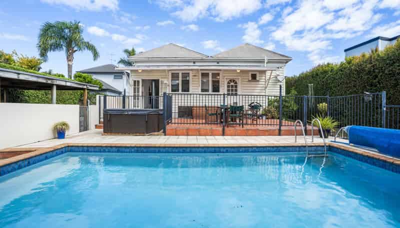 4/9 Lillington Road, Remuera