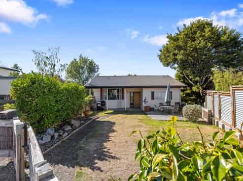 9 Armstrong Grove, Hilltop