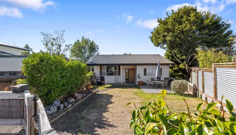 9 Armstrong Grove, Hilltop