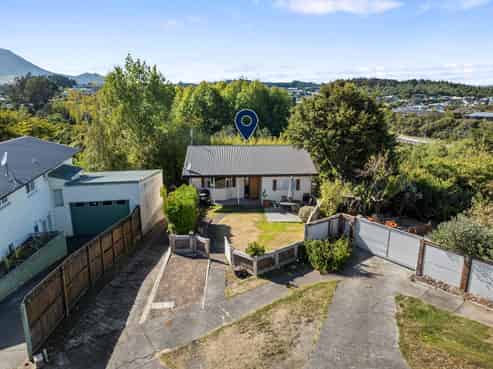 9 Armstrong Grove, Hilltop