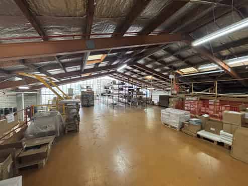 Prime warehouse for lease