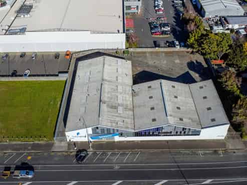 Prime warehouse for lease