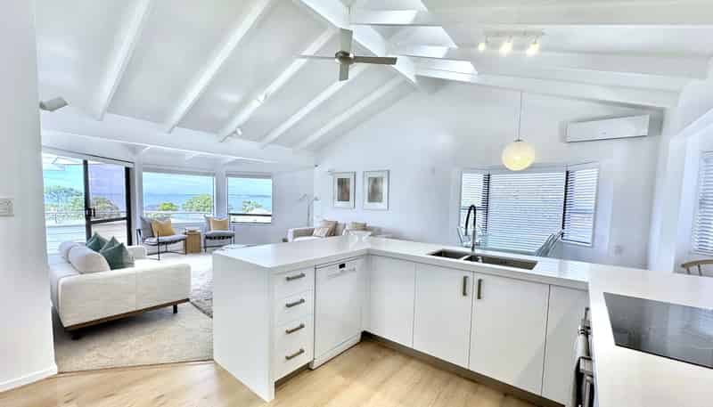 19 Zita Avenue, Matakatia