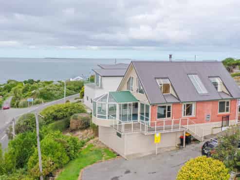 14 Marine Parade, Bluff