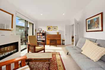 9 Onekura Street, Red Beach