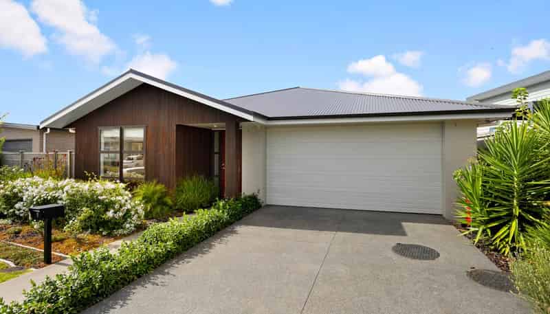 9 Onekura Street, Red Beach