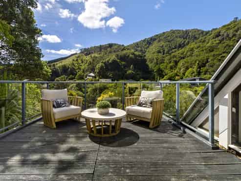 12 Korimako Road, Days Bay
