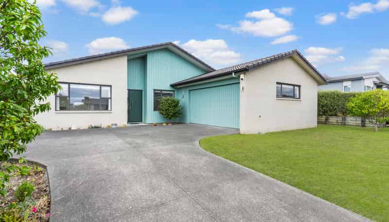 18 Lydiard Place, Beachlands