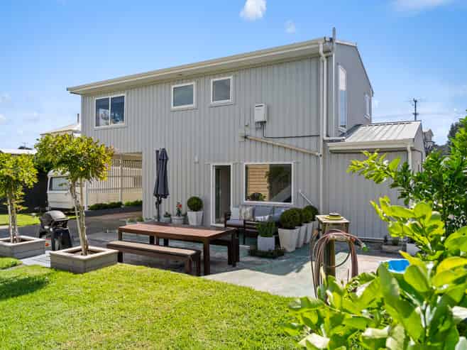90 Pukehina Parade, Pukehina
