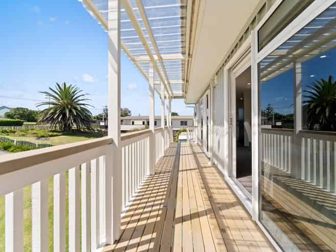 90 Pukehina Parade, Pukehina