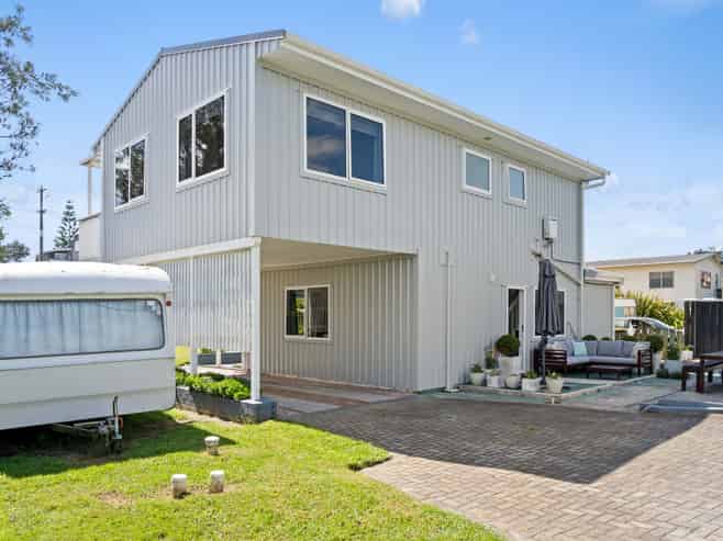 90 Pukehina Parade, Pukehina