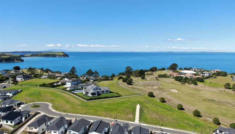  18 Whale Bay Rise, Gulf Harbour