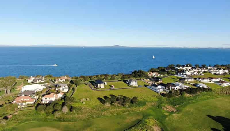  28 Whale Bay Rise, Gulf Harbour