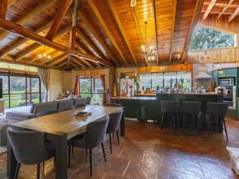 872 Pourerere Road, Omakere