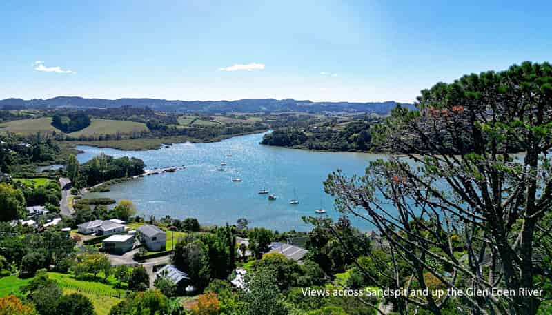 16 Kanuka Road, Sandspit