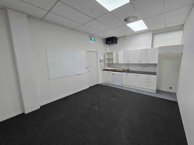 227sqm office at Pacific Rise, Mt Wellington