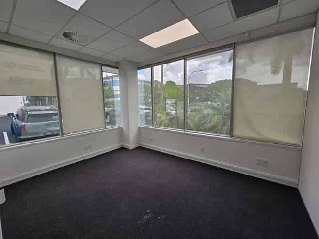 227sqm office at Pacific Rise, Mt Wellington