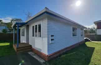 1/110 Lynwood Road, New Lynn