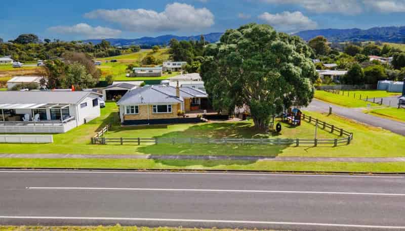3 Pohutukawa Avenue, Kaiaua