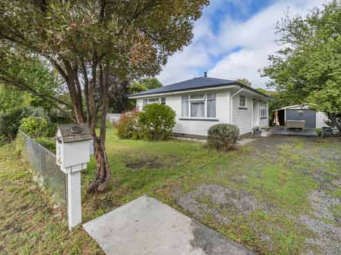 8 Lee Street, Southbridge