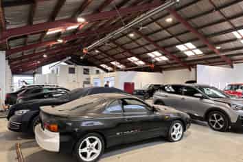 Large Tidy Warehouse Close to CBD.  