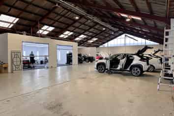 Large Tidy Warehouse Close to CBD.  